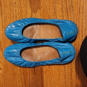 Custom tieks